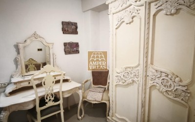 A village house in Altea la Vella on 2 floors with several terraces.